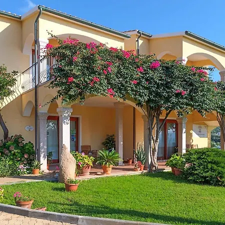 Apartment Bilo 4 *